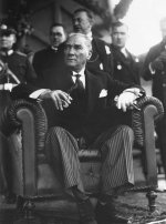 mustafa-kemal-ataturk-portre-v-kanvas--4846bb.jpg